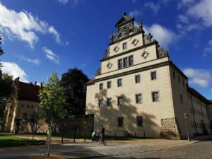Schmuckgiebel an der Aussenfassde